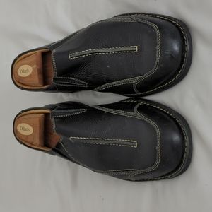 Johnston & Murphy Leather Slip-on's - Black Leather Size 9M - 603 20-7467